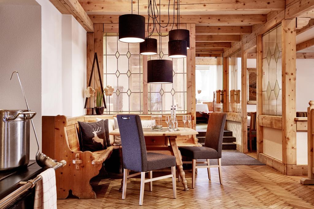 Der Gruene Baum Mountain Boutique Hotel 에르발트 외부 사진