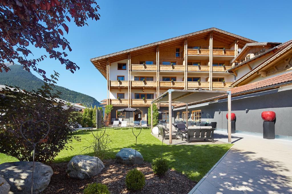 Der Gruene Baum Mountain Boutique Hotel 에르발트 외부 사진