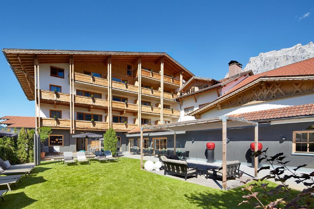 Der Gruene Baum Mountain Boutique Hotel 에르발트 외부 사진